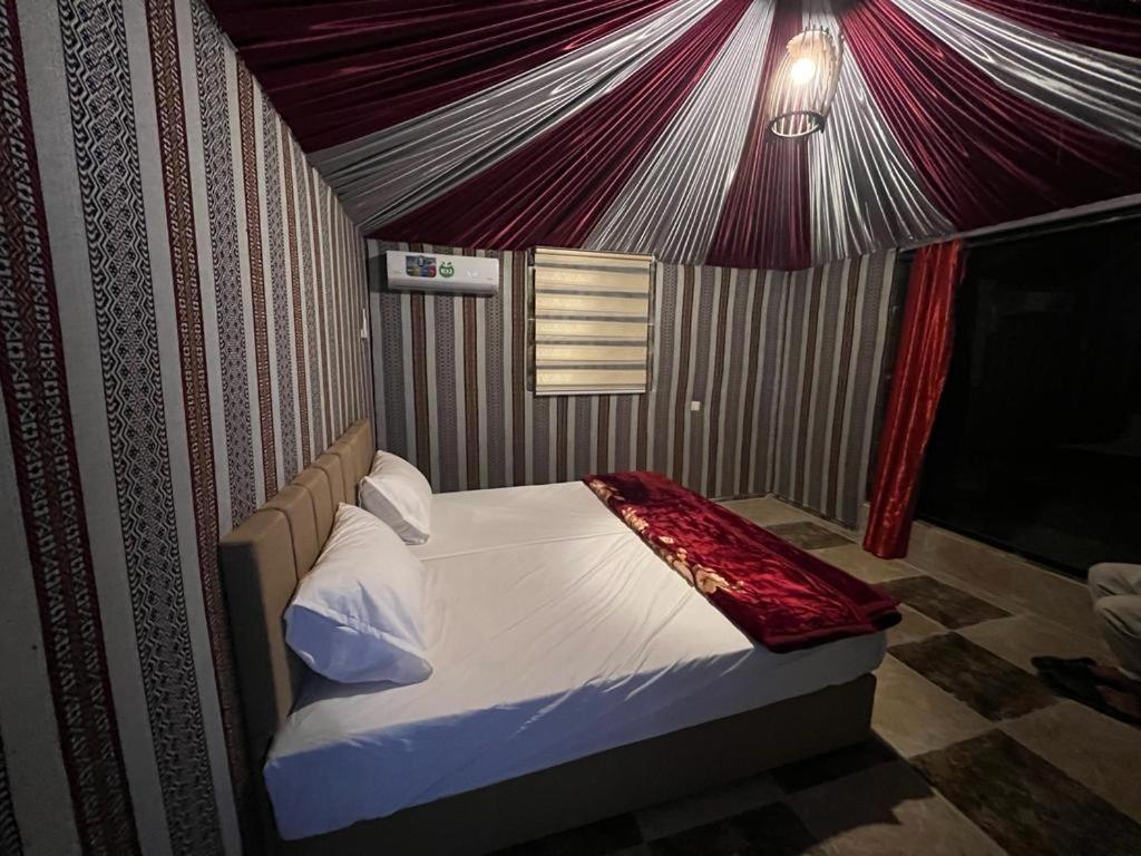 Scarlet Luxury Camp Wadi Rum Exterior photo