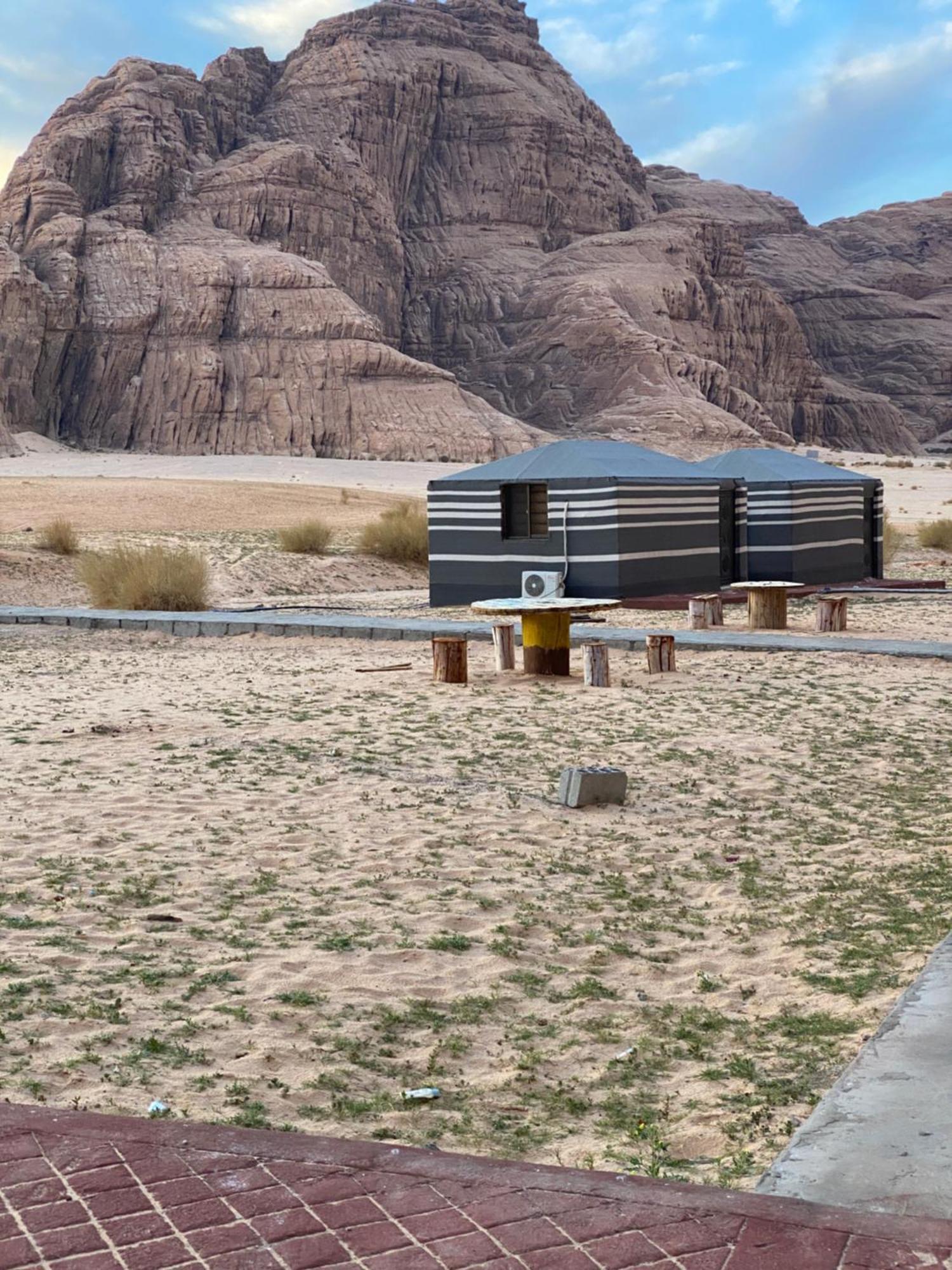 Scarlet Luxury Camp Wadi Rum Exterior photo