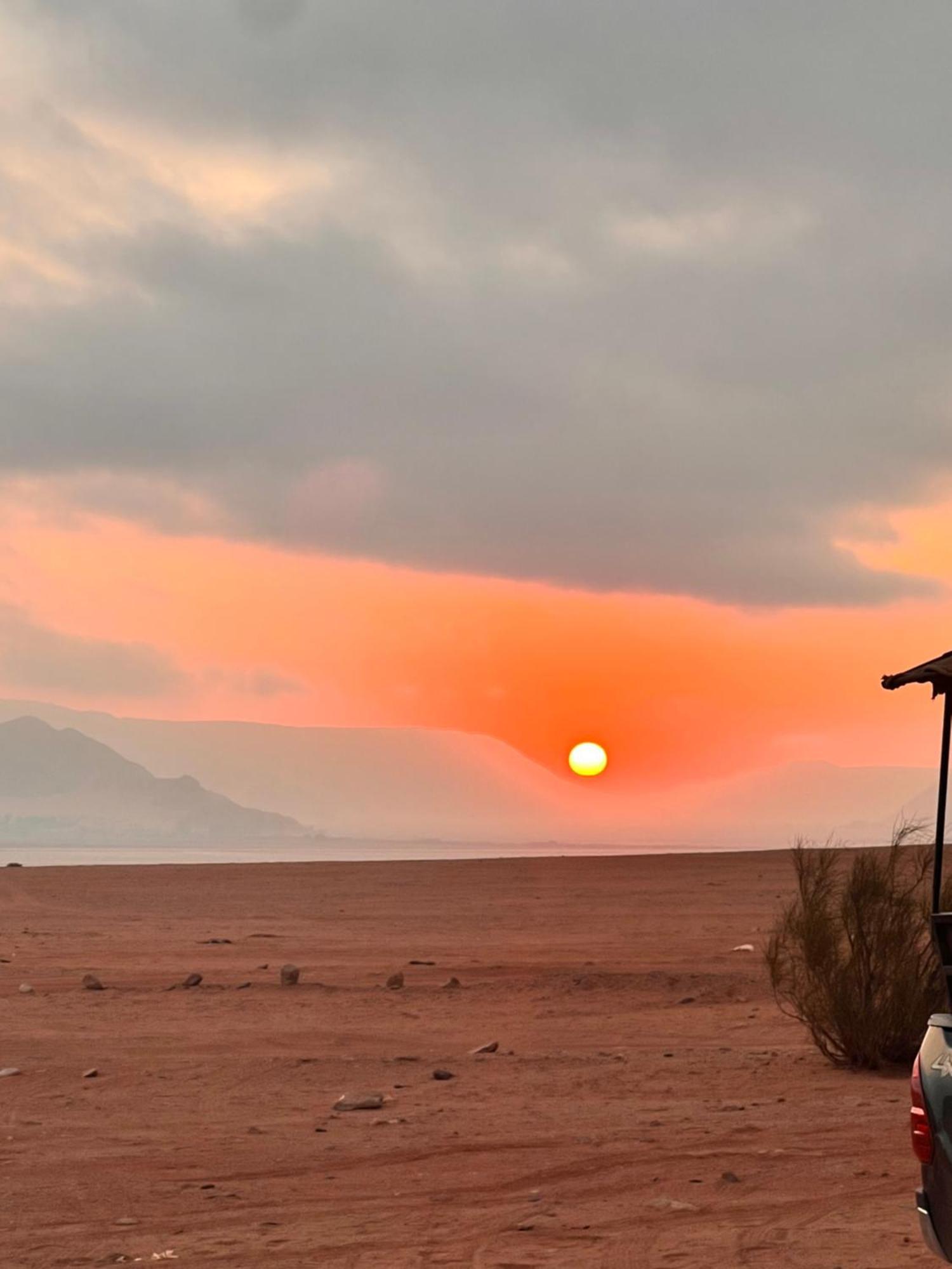 Scarlet Luxury Camp Wadi Rum Exterior photo
