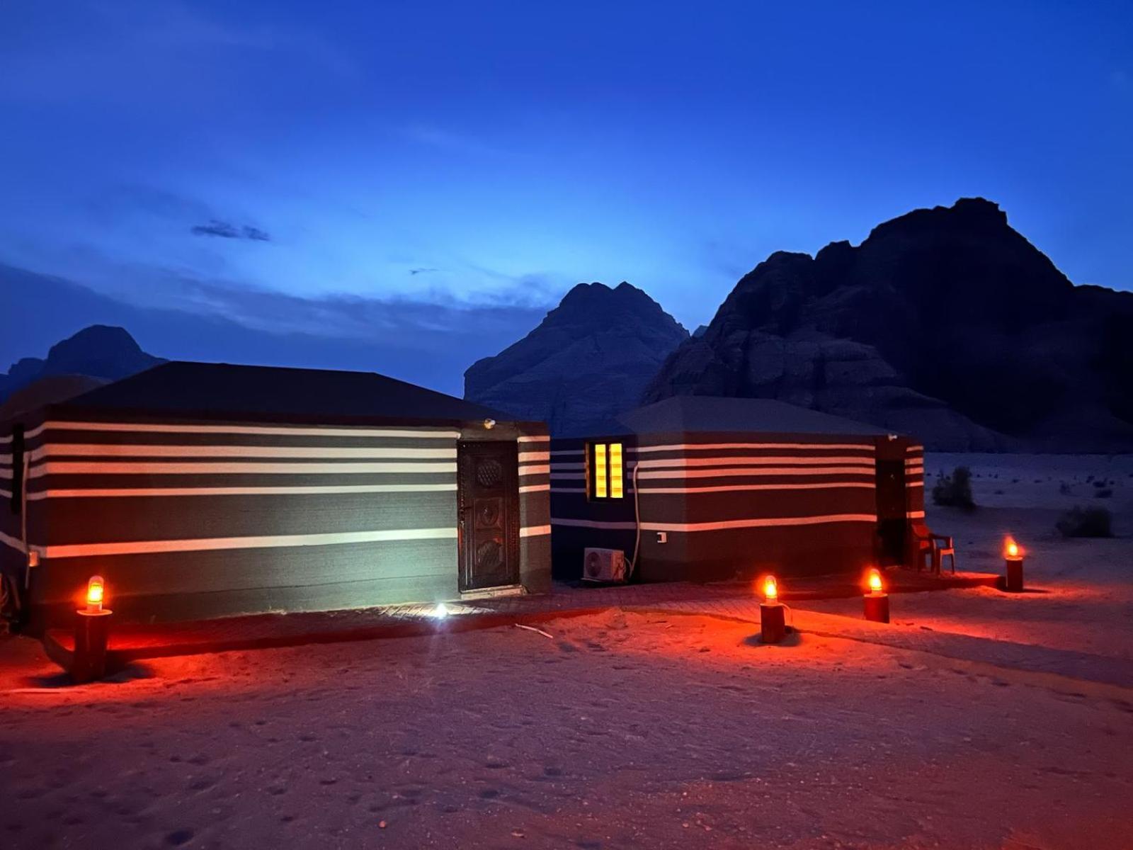 Scarlet Luxury Camp Wadi Rum Exterior photo
